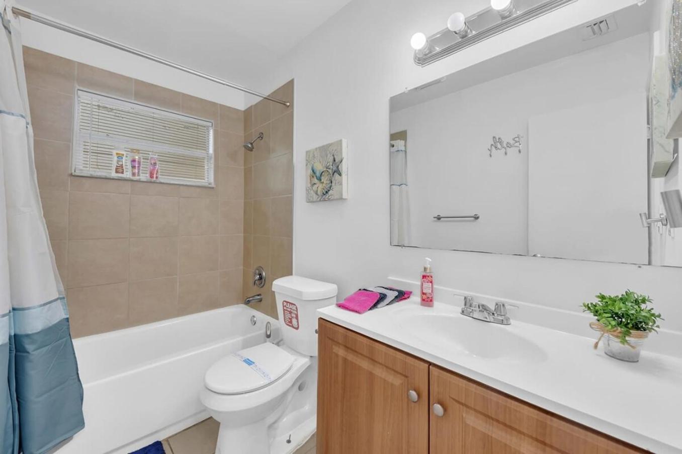 2 Bedroom House Minutes From Beach And Casino Db1 Dania Beach Exterior foto
