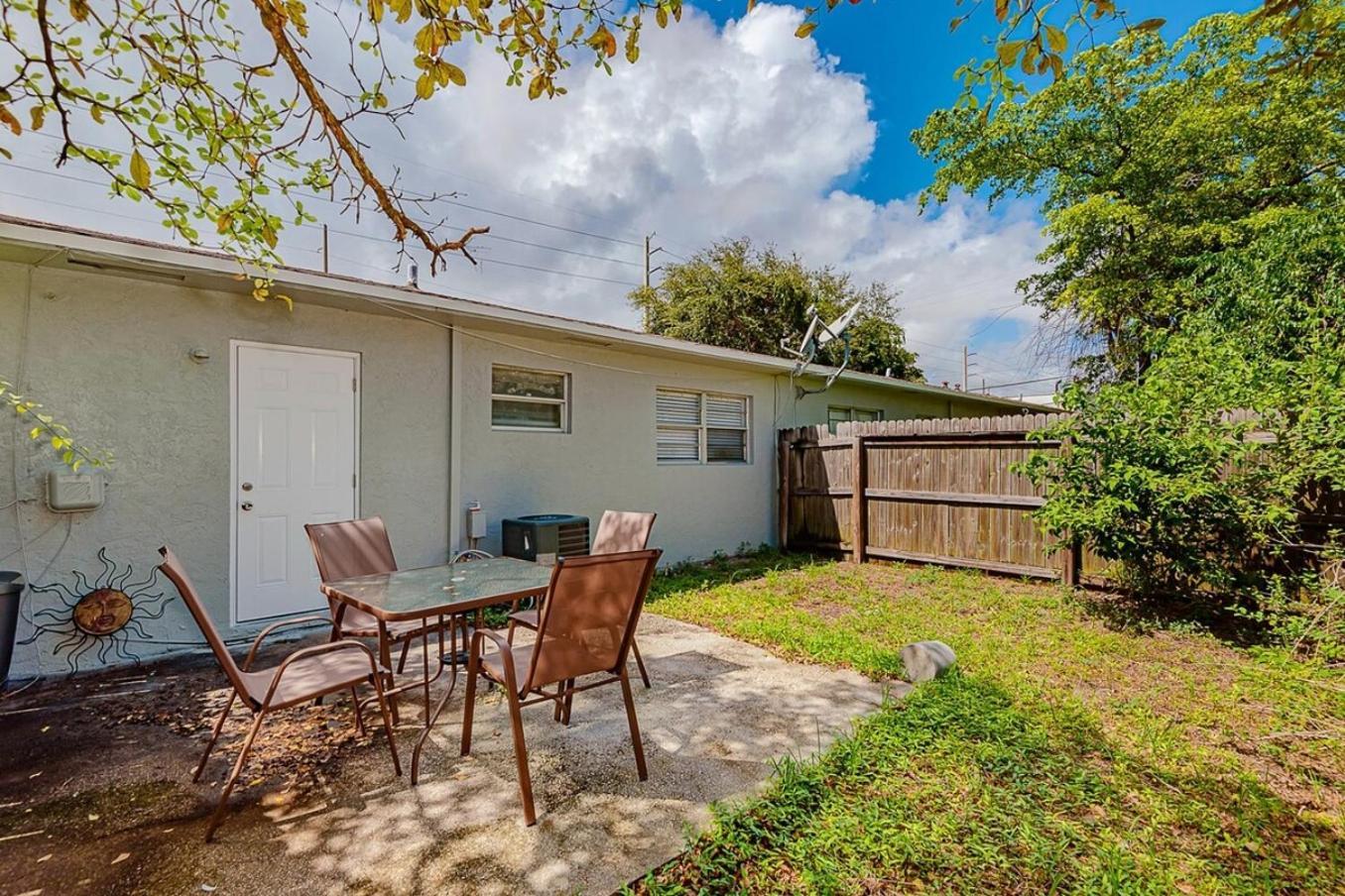 2 Bedroom House Minutes From Beach And Casino Db1 Dania Beach Exterior foto