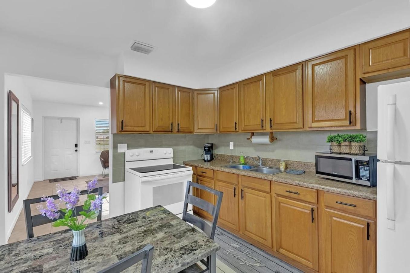 2 Bedroom House Minutes From Beach And Casino Db1 Dania Beach Exterior foto